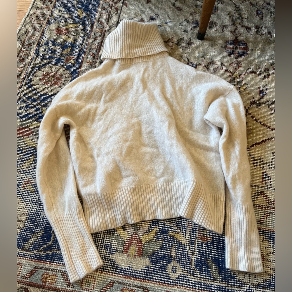 360 Cashmere Turtleneck Sweater